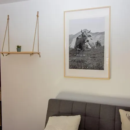 Nordic Retreat With Free Parking 아파트